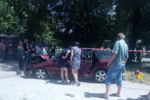 В Запорожье произошло ДТП с маршрутой. Фото: akzent.zp.ua