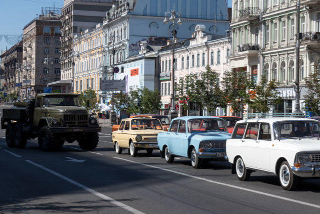 Старые плакаты и техника. Фото: kiev.informator.ua