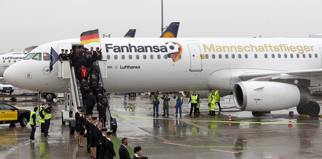 Самолет сборной Бельгии. Фото AFP2