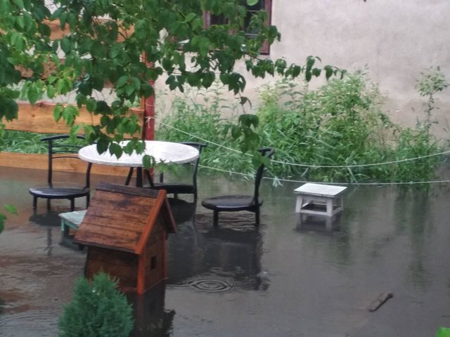 У Львівській області пройшли сильні зливи. Фото: ДСНС, соцмережі
