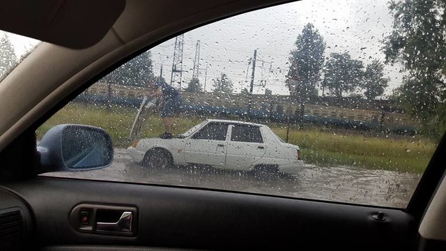 У Львівській області пройшли сильні зливи. Фото: ДСНС, соцмережі