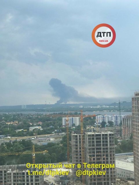 Пожар в Лесниках. Фото: facebook.com/dtp.kiev.ua
