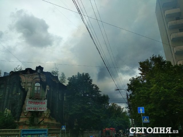 Пожежа біля "Жовтня". Фото: Ярослав Брич