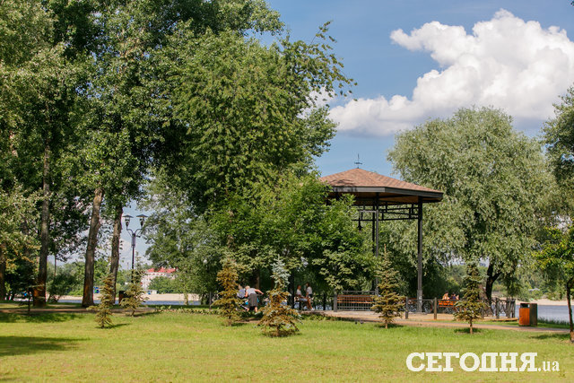 Парк "Наталка" – уголок, где еще не прошла реконструкция. Фото: Данил Павлов, "Сегодня"