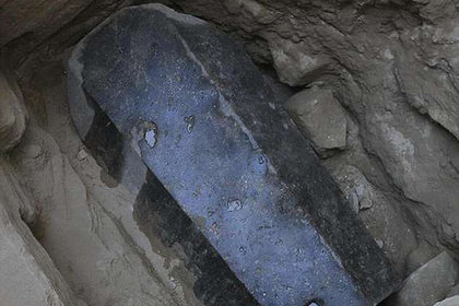 В Африке нашли саркофаг из черного гранита. Фото: Ministry of Antiquities в Facebook
