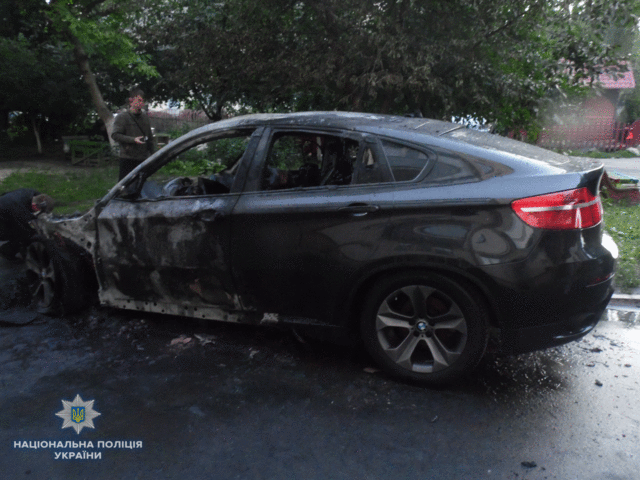 Одну их машин подожгли в Ровно. Фото: ГСЧС