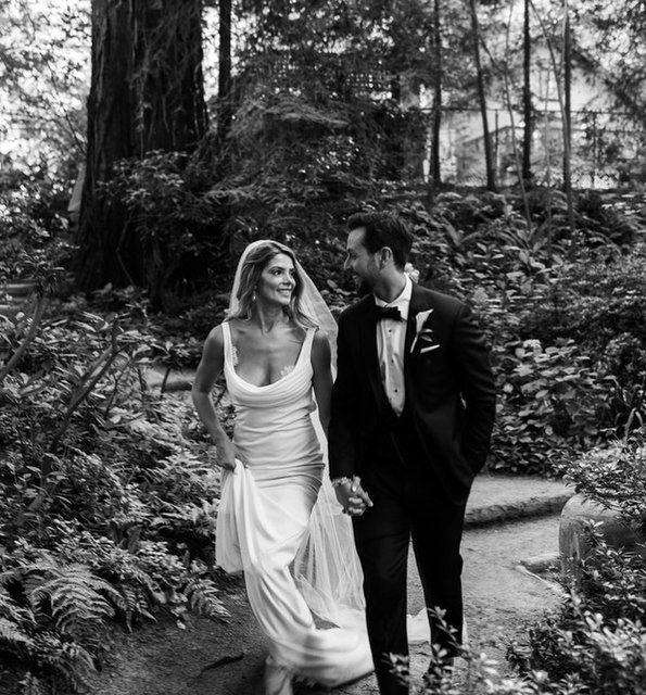 Ещлі Грін вийшла заміж за Пола Коурі | Фото: Фото: instagram/brides