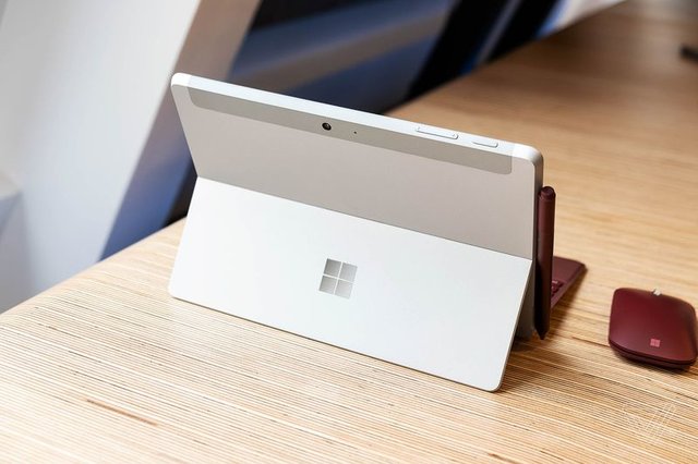 Surface Go | Фото: Surface Go