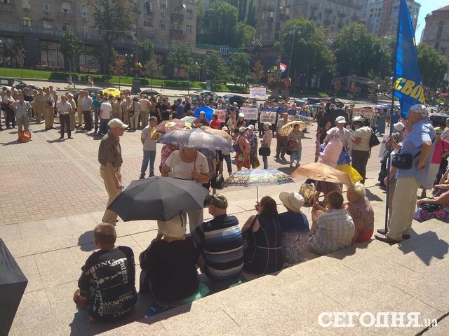 Митинги у КГГА. Фото: Ирина Гинжул
