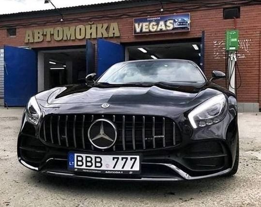 Mercedes-Benz AMG GT C Roadster з Литви зняли в Україні