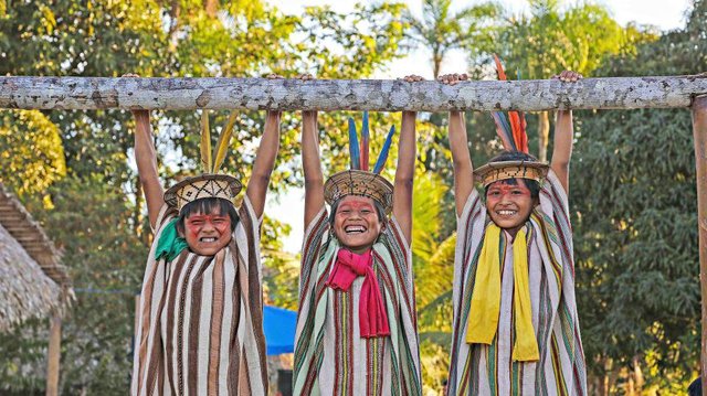 Племена в Бразилії. Фото: Рікардо Стакерт