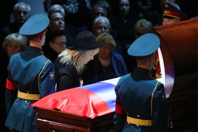 Алла Пугачова на похоронах Йосипа Кобзона | Фото: Фото: Getty