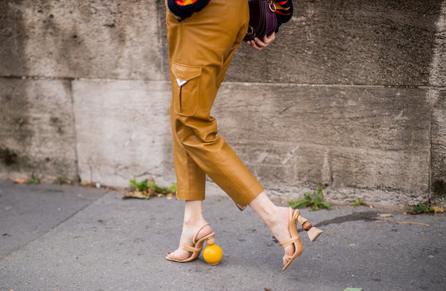 Streetstyle: какую обувь носят модницы Парижа | Фото: Фото: Getty