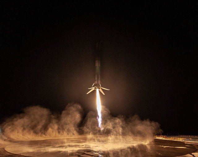 Ракета Falcon 9 | Фото: Фото: AmericaSpace
