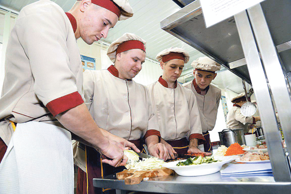 Кухарі в погонах. Фото: mil.gov.ua