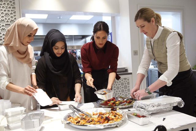 Меган посетила сообщество Hubb Community Kitchen в Лондоне | Фото: Фото: AFP