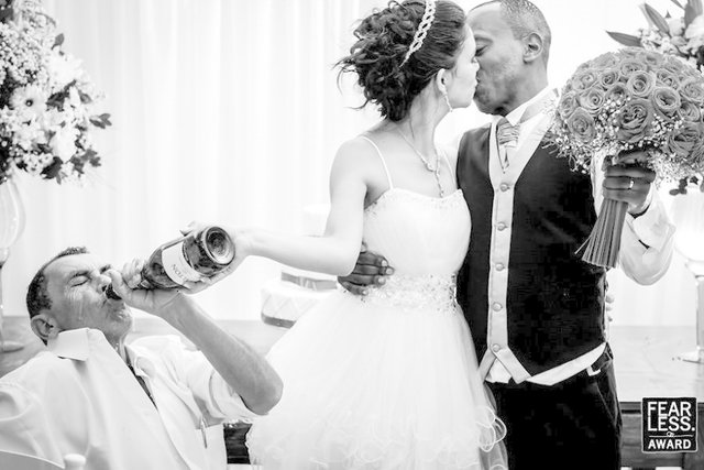 Показаны самые лучшие свадебные фото 2018 года. Фото: fearlessphotographers