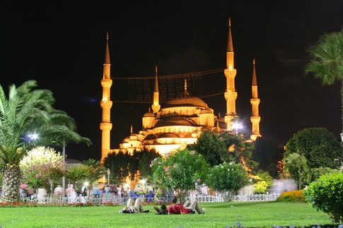 Голубая мечеть ночью (фото Ю.Костюк)
