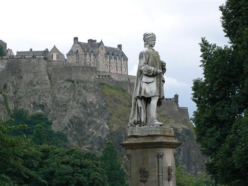 Эдинбург. Знаменитый Эдинбургский замок. Фото А. Тычины