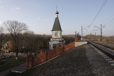 Храм стоит на месте крушения поезда, фото А. Пайсова