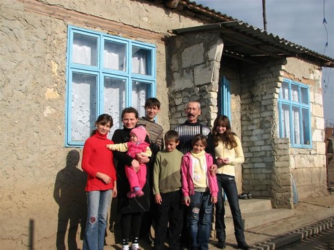 Семья. Николай, почти все его дети (без сына Юрия) и внучка Влада, фото Р. Денисенко