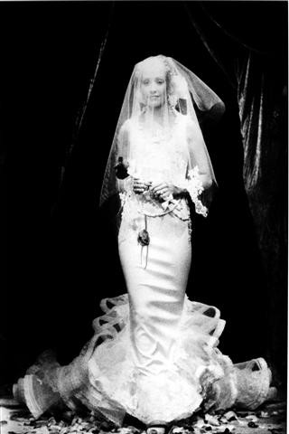 Агилера. Была нежной невестой. Фото: Дж. Бьюссинк