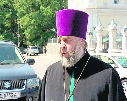 Протоиерей. Православные священники настаивают на традиционном общении с Богом<br />
