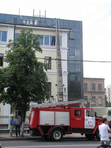 В Харькове горел банк, фото Ю.Тесленко