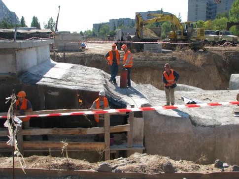 Строительство метро возобновили, фото Л. Полишко
