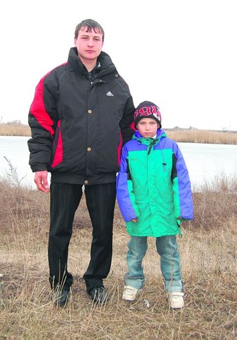 Спаситель и спасенный. Сергей и Алеша. Фото ГУ МЧС в Днепропетровской области