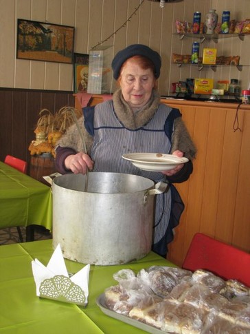 Пункт питания на ул. Гвардейцев-железнодорожников, 10, фото Ю. Тесленко