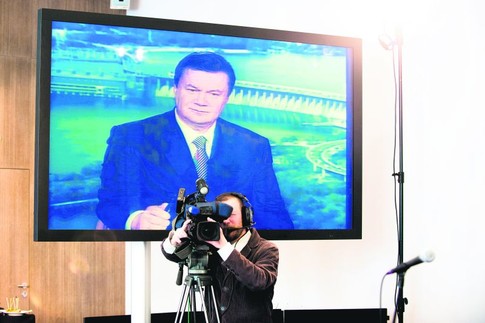 Кандидат. Янукович навел мосты со Швейцарией из Запорожья. Фото pinchukfund.org