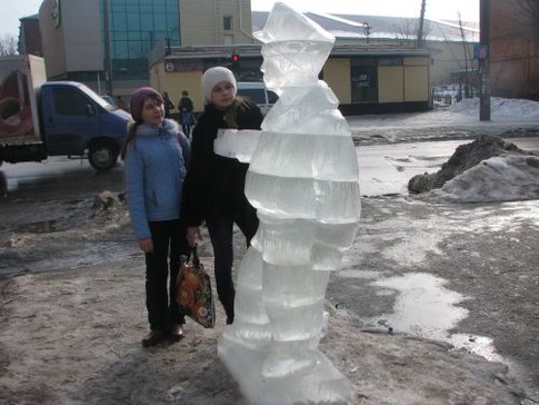 Гаишник из льда в Харькове, фото О. Ермоленко