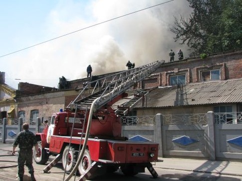 В Харькове горел вагоноремонтный завод, фото О. Ермоленко