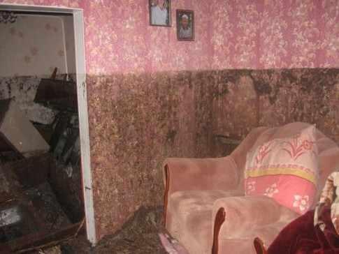 На Харьковщине семья чуть не утонула в доме во время ливня, фото центр пропаганды ГУ МЧС в Харьковской области