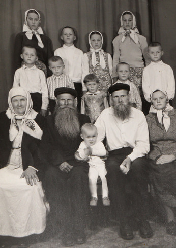 Семья Семенюков в 1970-х. Фото О.Константинова 