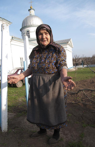Бабушка Мария: "Не кара это, нет. Молния убивает безгрешных". Фото А.Кравцова