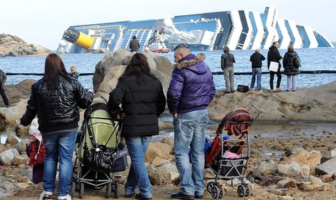 Лайнер Costa Concordia. Фото Daily Mail