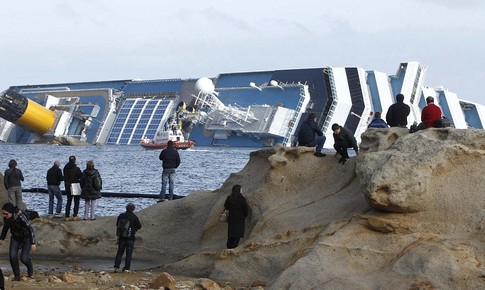 Лайнер Costa Concordia. Фото Daily Mail