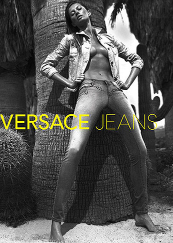 Жизель Бундхен снялась в рекламе Versace