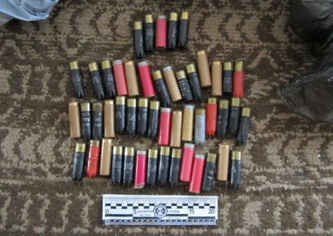 У преступников изъяли наркотики и оружие. Фото: пресс-служба МВД Украины в Киевской области