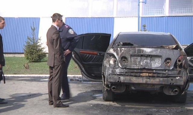 Автомобиль сгорел дотла. Фото: citi.cv.ua
