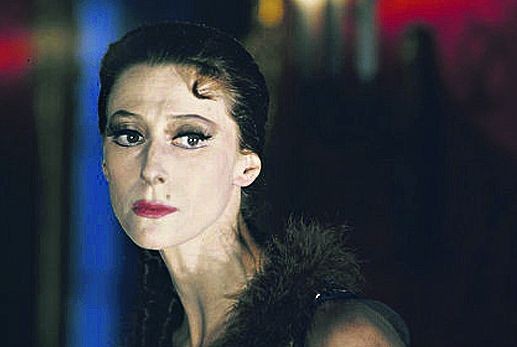 Майя Плисецкая, самая пожилая и самая танцующая (1976). На момент съемок балерине был 51 год.