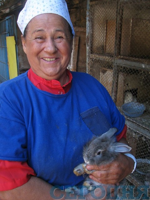 Лариса Васильевна. 54 года выращивает мышей и кроликов