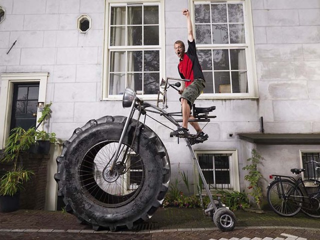  Самый тяжелый велосипед в мире весит 750 кг. Его создал Вотер ван ден Бош из Нидерландов
