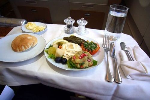 Обед в бизнес-классе. Эмиратская авиакомпания Etihad Airways, Абу-Даби — Франкфурт