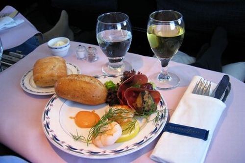 Обед в бизнес-классе. Авиалинии США Continental Airlines, Гамбург — Нью-Йорк