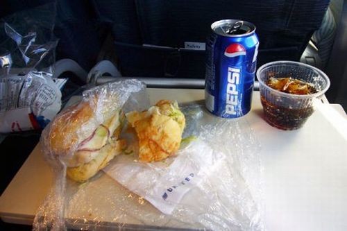 Обед в эконом-классе. United Airlines, Гавайские острова — Сан-Франциско