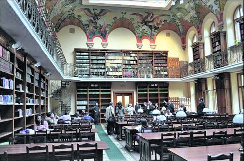 Университетская библиотека во Львове. Сокровища показывала лишь день