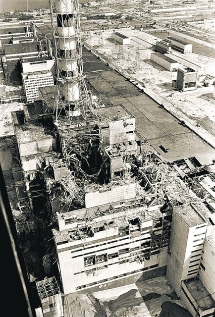 Над ЧАЭС. Эта съемка была сделана в эпицентре ядерного взрыва. Фото: В. Репик